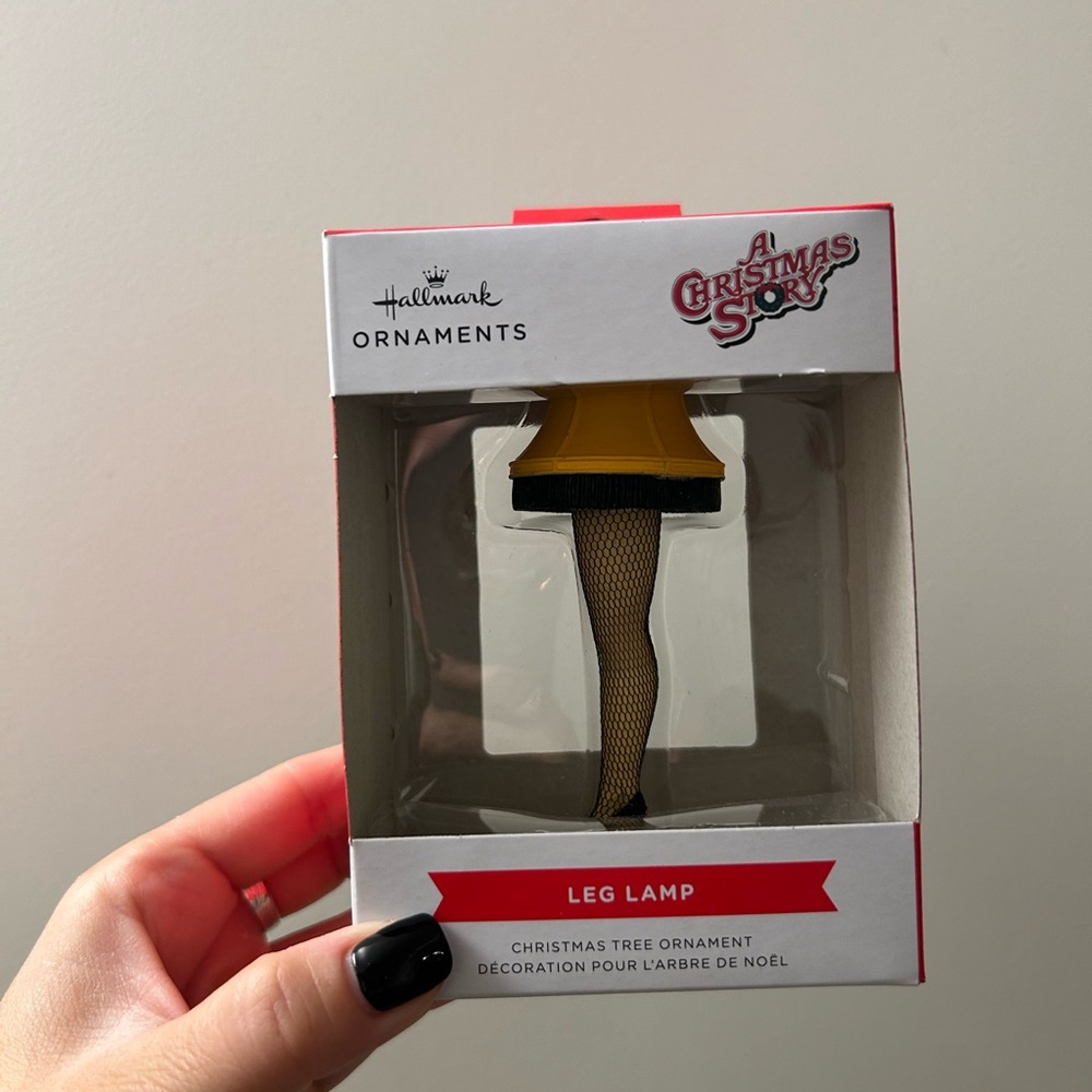 ⭐️ 2/$50 Hallmark A Christmas Story Leg Lamp Ornament Fragile